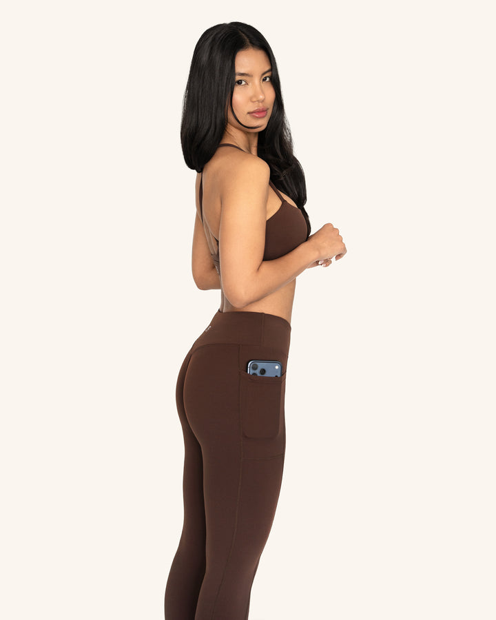 front | grounded cocoa