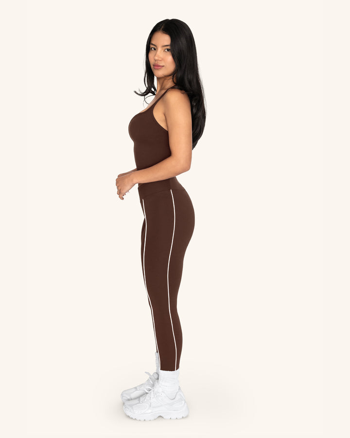 front | grounded cocoa