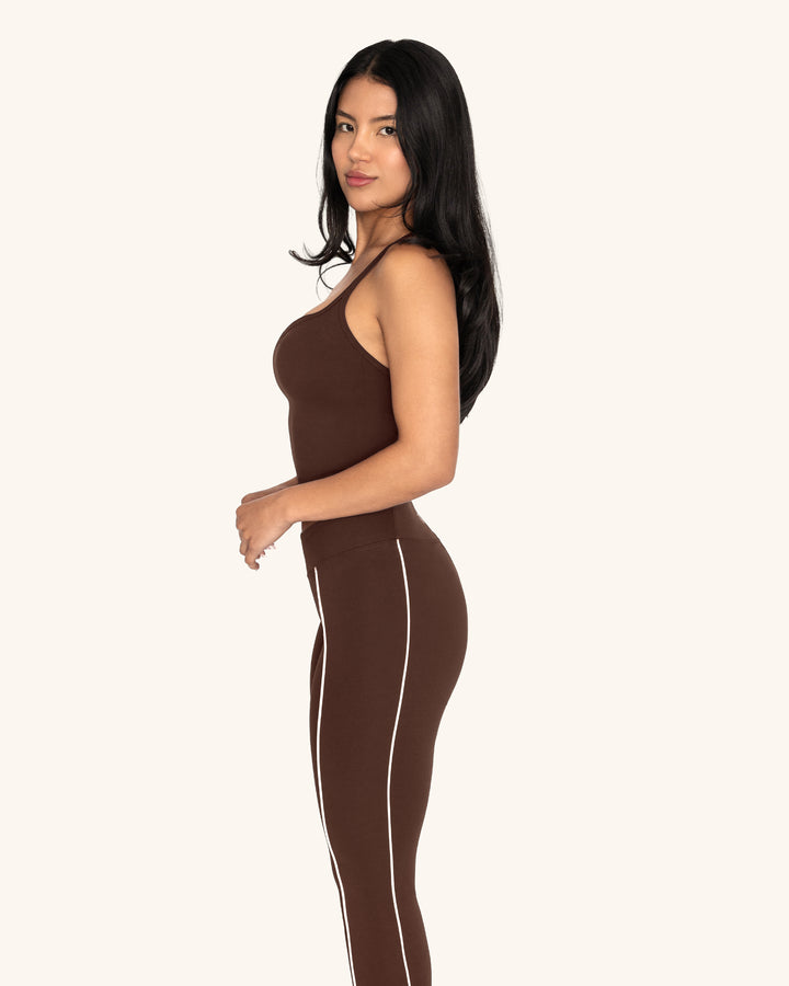 front | grounded cocoa